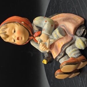 Hummel "Happy Pastime" #69, TMK6 W. Germany, MINT!! 3.5" tall